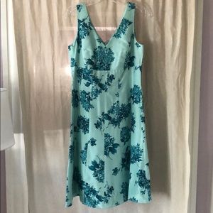 Ann Taylor Dresses - Ann Taylor Fit and Flare V-neck Dress. Ann Taylor Dresses - Ann Taylor Fit and Flare V-neck Dress.